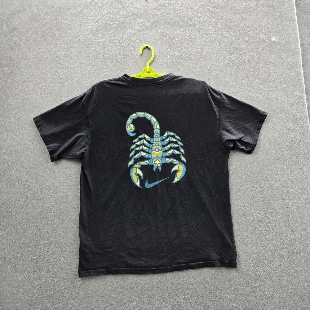 Nike Men Shirt L Black Graphic Scorpion DB9975-010 Logo Short Sleeve
